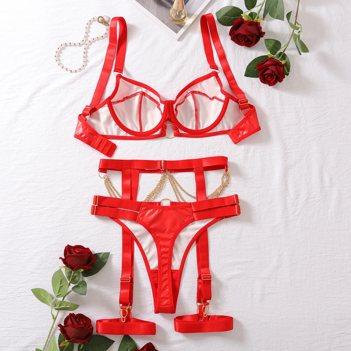 Nightclub Temptation Female Underwear Set with Belts and Straps Metal Chain